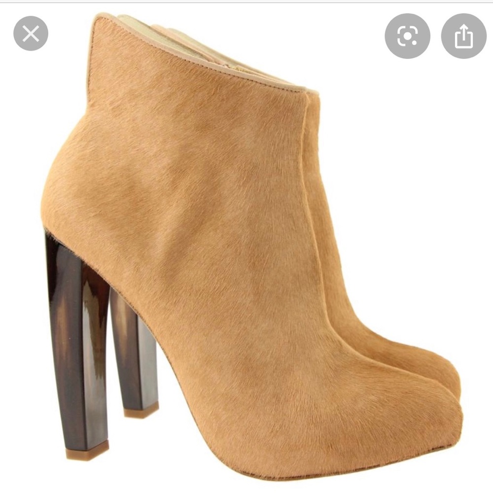 Christina Lombardi pony booties